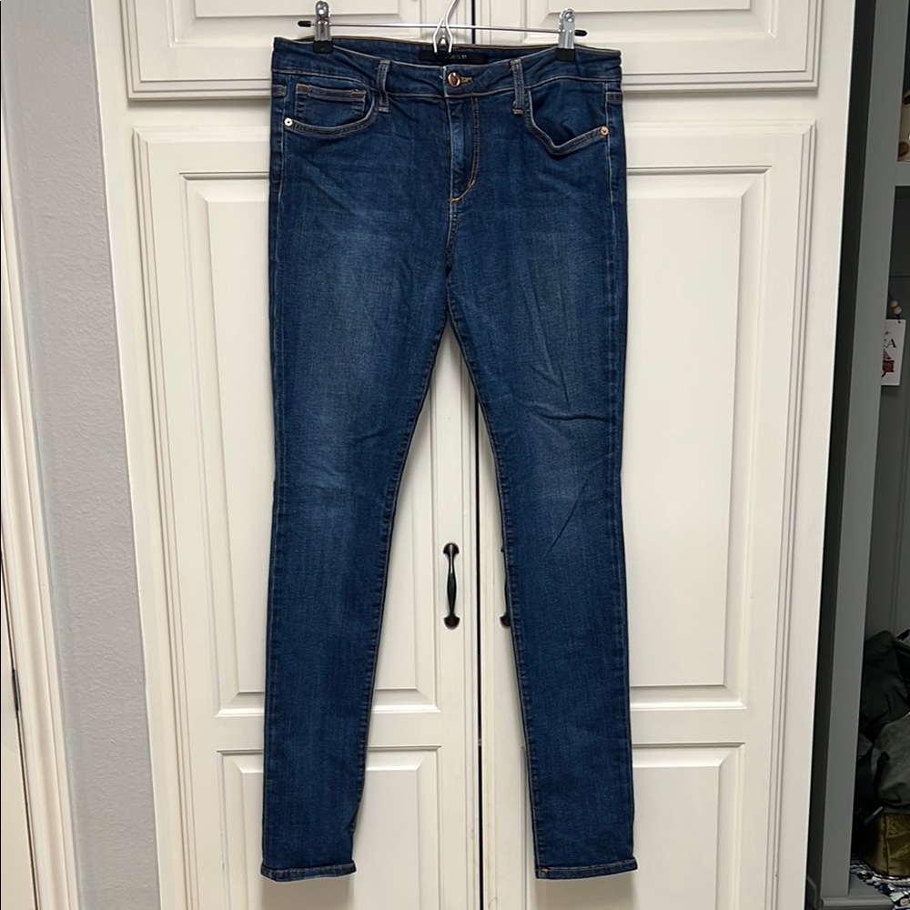 Joe’s “The Skinny”. Women’s size 31.